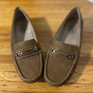 Life Stride brown women’s loafers size 8.5M
